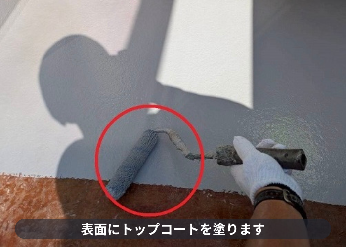 宝塚市　宝塚市で勾配不良の床を木下地で直してＦＲＰ防水を施した現場でトップコート塗布