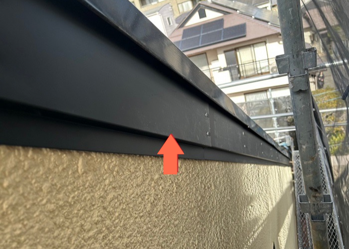 丹波篠山市　腐食した木製破風板への板金巻き工事を行た後の様子