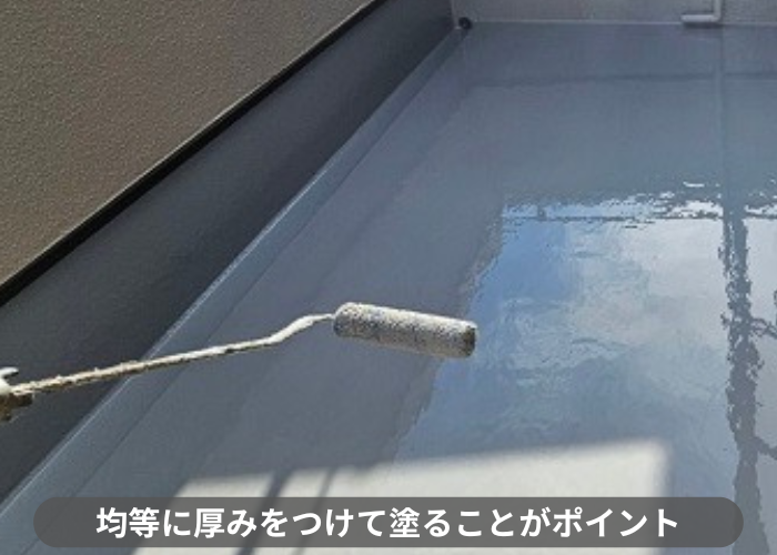 丹波篠山市　バルコニー防水工事でウレタン防水を用いて中塗り