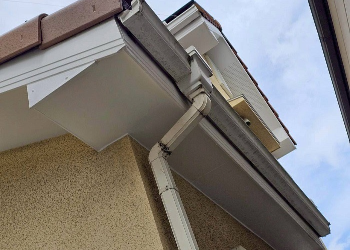 伊丹市　塗装後の軒天