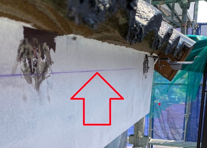 神戸市灘区　雨樋交換で墨出ししている様子