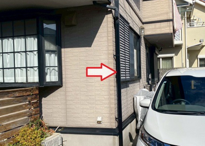 猪名川町　破損した竪樋の部分補修を安価に行った後の様子