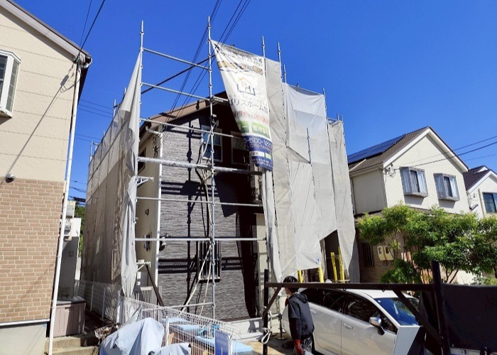 西宮市で2階建て1軒屋の外壁サイディングを部分的に張り替えた後の様子